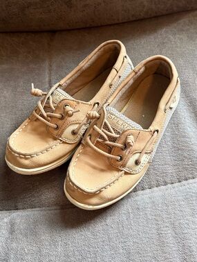 Sperry Beige/Tan Boat Shoe Sole Detail